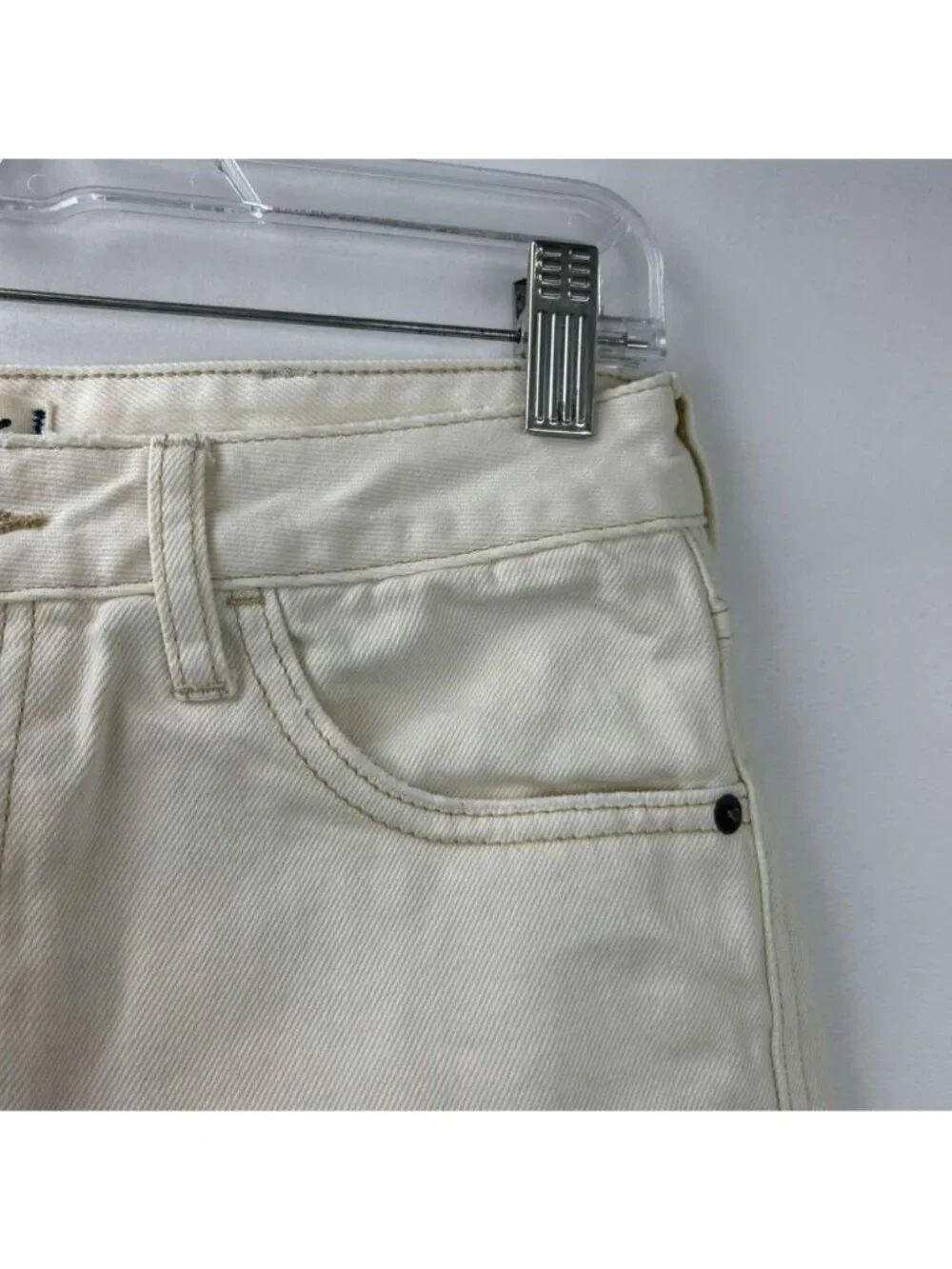 We The Free Shorts Women's Size 26 Cream Jean Denim Distressed Raw Hem Pockets